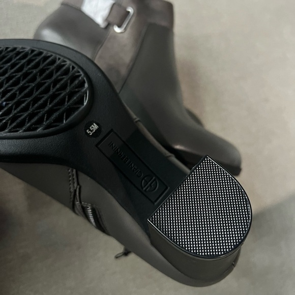 NWT Giani Bernini Womens Artemyss Faux Leather Ankle Booties Size 5.5 - Picture 4 of 7